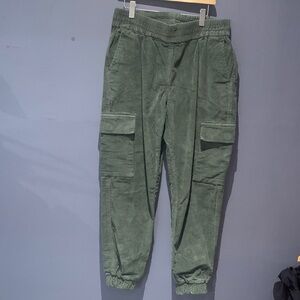 #055 womensGreen Cargo Pants